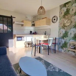 Appartement Giens Proche De Sable Fin Lesclesdenicole Hyères